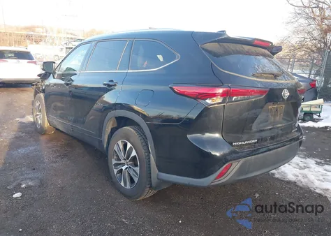 2021 Toyota Highlander Xle из США, поврежденный, VIN 5TDGZRBH7MS136009